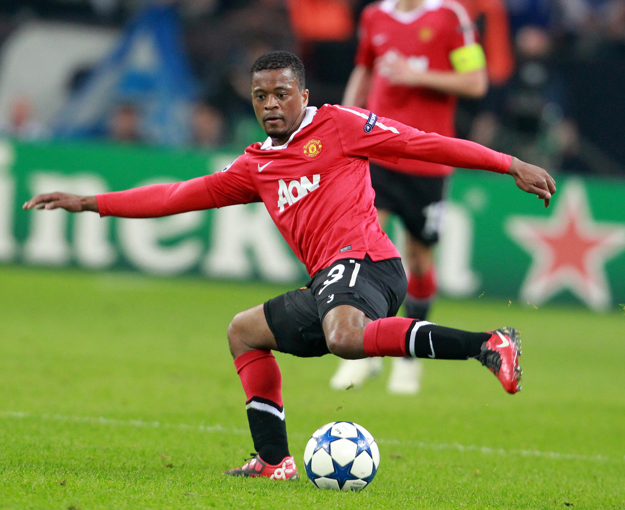 一个以强悍 一个以强悍